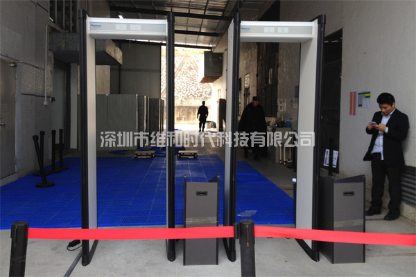 深圳市大疆無(wú)人機(jī)采用維和時(shí)代供應(yīng)的METOR6S進(jìn)口安檢門(mén)[圖文]