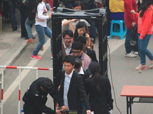 山東大學校園招聘會配置M-SCOPE進口品牌安檢門[圖]