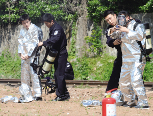 南京地鐵全線安檢 金屬探測門把關青奧會