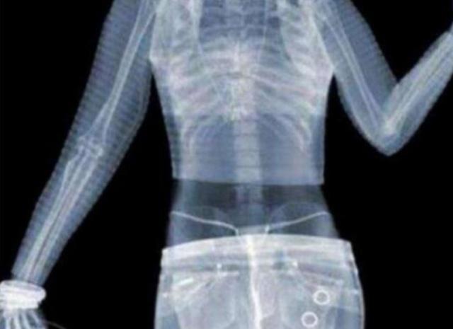 金屬探測門廠家：女生過安檢時，真的會被看到“隱私部位”嗎？